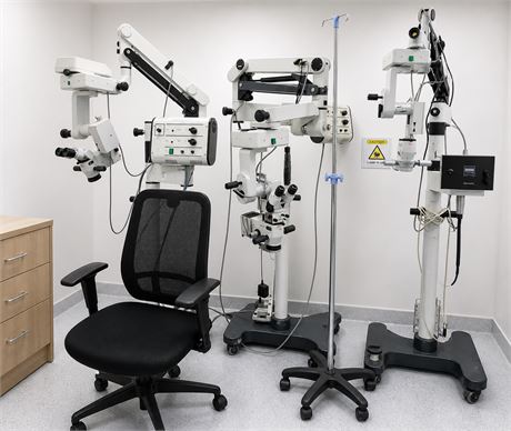 Prescotts Surgical Operating Microscope with Floor Mounted Stand